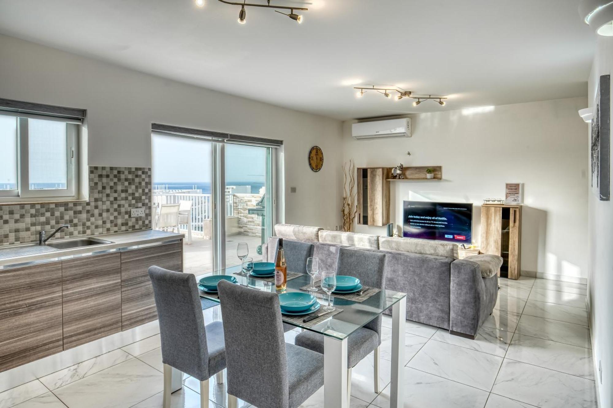 Appartamento Poseidon Court Penthouse Superior St. Paul's Bay Esterno foto